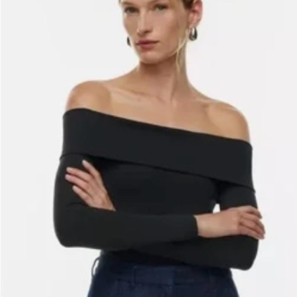 Aritzia off the shoulder contour bodysuit